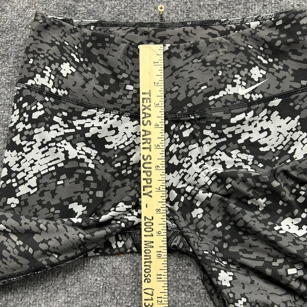 Nike Leggings Womens Size S Gray Black Digital Camo Dri-Fit Legend Tight